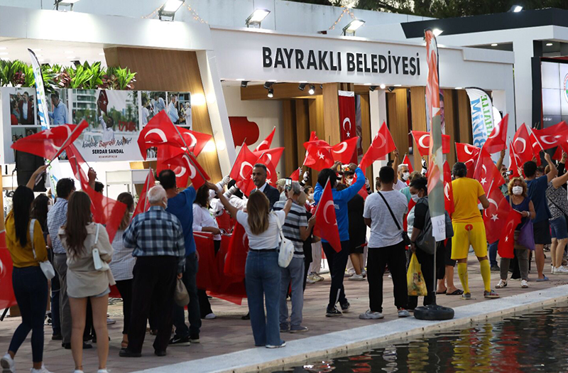 Fuarda Bayraklı’ya yoğun ilgi