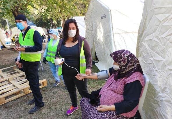 Bayraklı Belediyesi'nden depremzedelere sağlık hizmeti