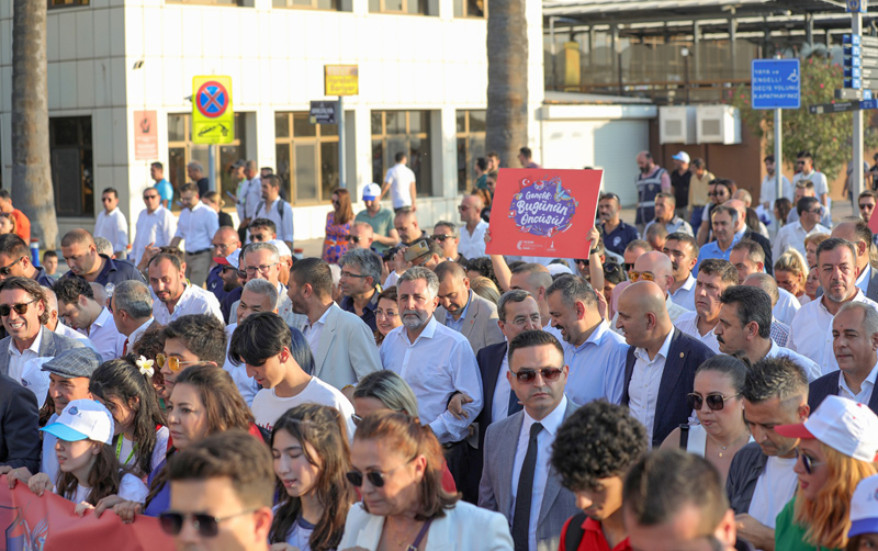 Bayraklı fuarda yerini aldı: