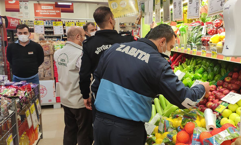 Bayraklı zabıtasından yılbaşı denetimi