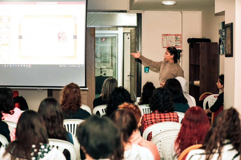 Bayraklı'da öğrencilere sağlıklı yaşam semineri