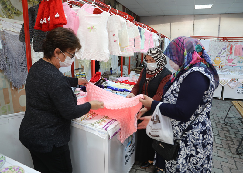 Bayraklı'da 'kadınların emek dünyası' yeniden açıldı