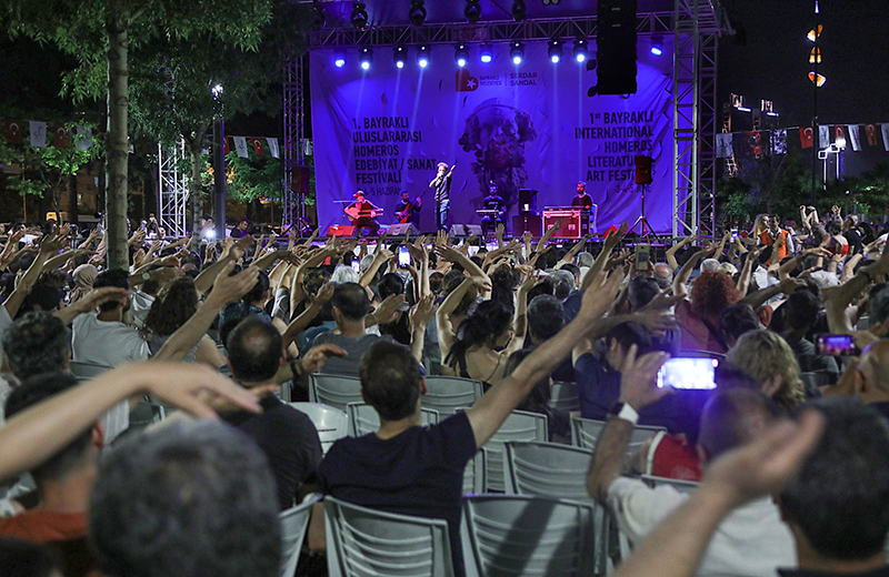 İzmir'in kurulduğu Homeros'un doğup dünyaya açıldığı topraklar: Bayraklı