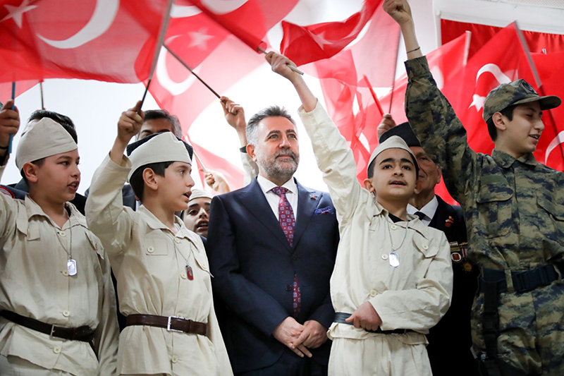 Çanakkale Şehitleri Bayraklı'da da unutulmadı