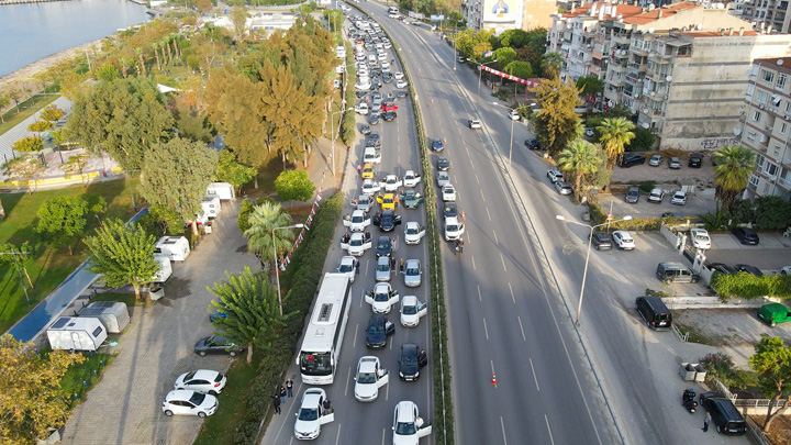 Bayraklı’da hayat iki dakikalığına durdu!