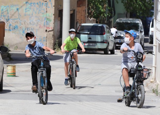 Bayraklı Belediyesi’nden ‘Eski bisikletin mutluluk olsun’ kampanyası